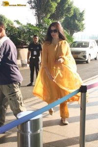 Indian actress katrina kaif gorgeous in a yellow salwar