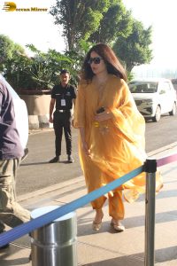 Indian actress katrina kaif gorgeous in a yellow salwar