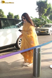 Indian actress katrina kaif gorgeous in a yellow salwar