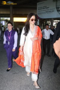 Indian Actress Katrina Kaif in a salwar kameez spotted at Mumbai Airport