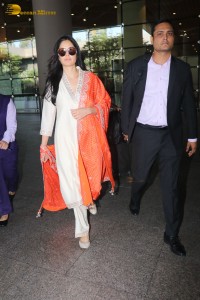 Indian Actress Katrina Kaif in a salwar kameez spotted at Mumbai Airport