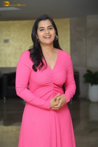 actress Kavya Kalyanram cute in a pink salwar dress