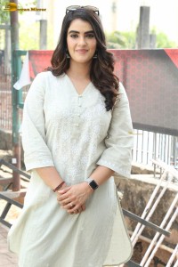 indian actress kavya thapar cute in a white kurti