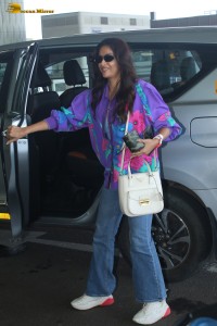 actress Keerthy Suresh spotted at mumbai airport