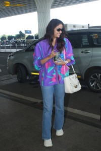 actress Keerthy Suresh spotted at mumbai airport