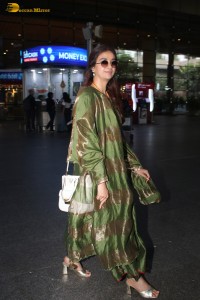 actress Keerthy Suresh cute in a green salwar dress