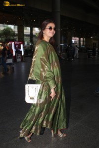 actress Keerthy Suresh cute in a green salwar dress