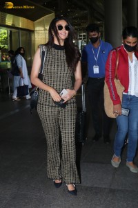 Indian actress Keerthy Suresh chic look at the airport