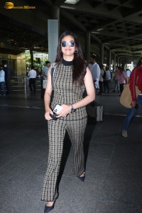 Indian actress Keerthy Suresh chic look at the airport