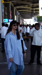 actress keerthy suresh casual look with style at airport