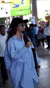 actress keerthy suresh casual look with style at airport