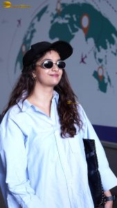 actress keerthy suresh casual look with style at airport