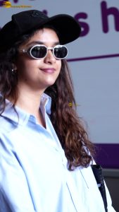 actress keerthy suresh casual look with style at airport