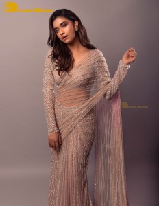 Keerthy Suresh in a grey saree