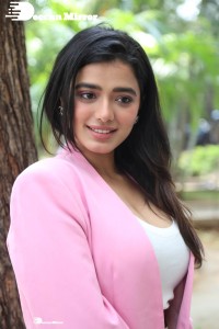 Ketika-Sharma-2
