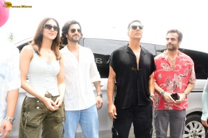 Khel Khel Mein cast Akshay Kumar, Vaani Kapoor, Pragya Jaiswal, and Fardeen Khan spotted in Juhu
