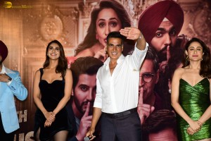 Khel Khel Mein Trailer Launch attended by Akshay Kumar, Vaani Kapoor, Pragya Jaiswal, and Fardeen Khan