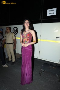 actress Khushi Kapoor in a pink dress