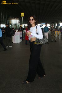 actress Khushi Kapoor pretty in a white top