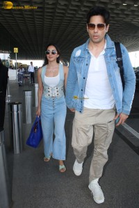 actress Kiara Advani spotted with her husband Sidharth malhotra at mumbai airport