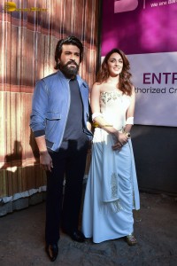 bollywood actress Kiara Advani poses with ram charan tej while promoting their film game changer
