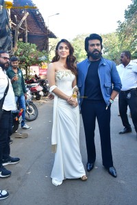 bollywood actress Kiara Advani poses with ram charan tej while promoting their film game changer