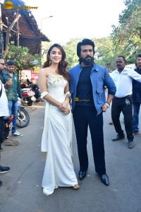 bollywood actress Kiara Advani poses with ram charan tej while promoting their film game changer