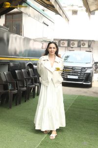 bollywood beauty kiara advani gorgeous in a white dress