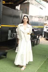 bollywood beauty kiara advani gorgeous in a white dress