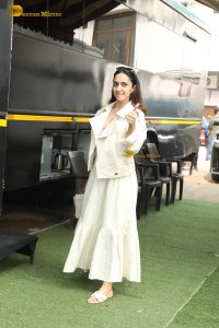 bollywood beauty kiara advani gorgeous in a white dress