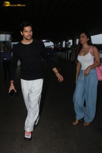 Sidharth Malhotra and Kiara Advani spotted at Mumbai Airport on July 19, 2023