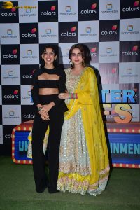 ‘Kis Kisko Pyaar Karoon 2’ cast Kapil Sharma, Ayesha Khan, Warina Hussain, Parul Gulati, and Tridha Choudhury, promote the film on the sets of 'Laughter Chef'