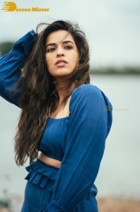 Komalee Prasad sensual photoshoot