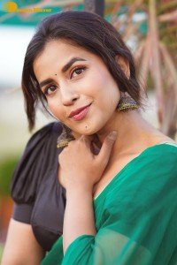 Telugu Actress Komalee Prasad photoshoot in a green half saree