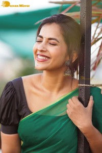 Telugu Actress Komalee Prasad photoshoot in a green half saree