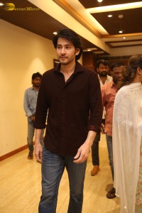 Superstar Krishna's Chinna Karma ceremony attended by Mahesh Babu and family