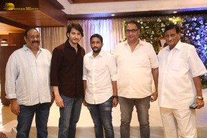 Superstar Krishna's Chinna Karma ceremony attended by Mahesh Babu and family