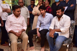 Family and Friends from Cinema and Politics mourned the loss of Superstar Krishna