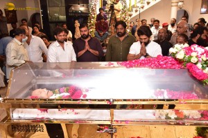 Family and Friends from Cinema and Politics mourned the loss of Superstar Krishna