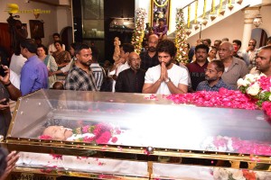 Family and Friends from Cinema and Politics mourned the loss of Superstar Krishna