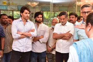 Family and Friends from Cinema and Politics mourned the loss of Superstar Krishna