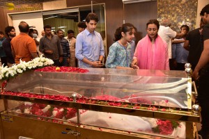 Family and Friends mourn Superstar Krishna - Day 2