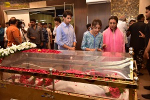 Family and Friends mourn Superstar Krishna - Day 2