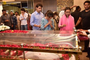 Family and Friends mourn Superstar Krishna - Day 2