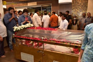 Family and Friends mourn Superstar Krishna - Day 2