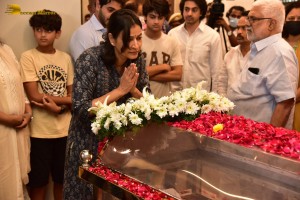 Family and Friends mourn Superstar Krishna - Day 2