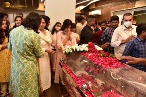 Family and Friends mourn Superstar Krishna - Day 2