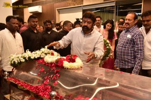 Family and Friends mourn Superstar Krishna - Day 2