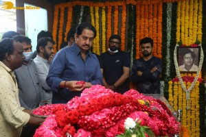 Mahesh Babu and Chiranjeevi and Junior NTR and Pawan Kalyan and Prabhas and others pay last respects to actor Krishnam Raju