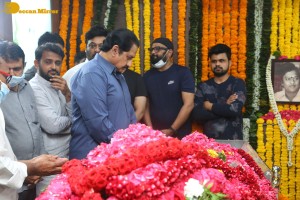 Mahesh Babu and Chiranjeevi and Junior NTR and Pawan Kalyan and Prabhas and others pay last respects to actor Krishnam Raju